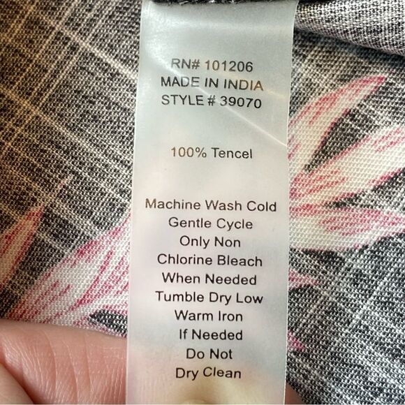 Soft Surroundings Button Down Black with Pink White Floral Design Blouse Size PM - Picture 4 of 8